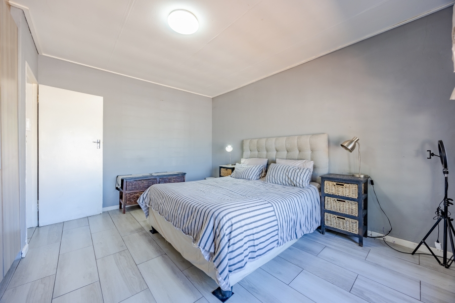 3 Bedroom Property for Sale in Bothasig Western Cape